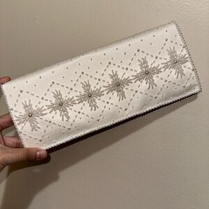 Vintage purse beaded white